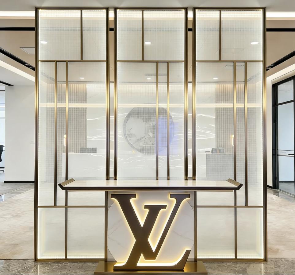 Stainless steel divider and screen
